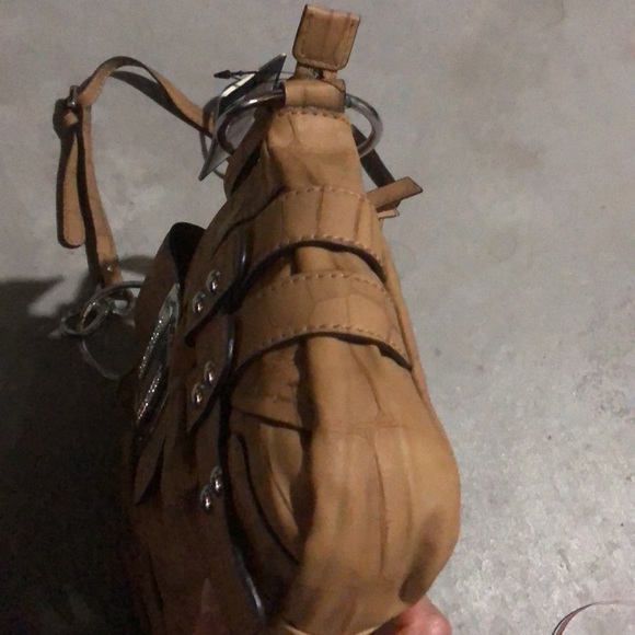 Tan Guess Purse - Picture 3 of 12